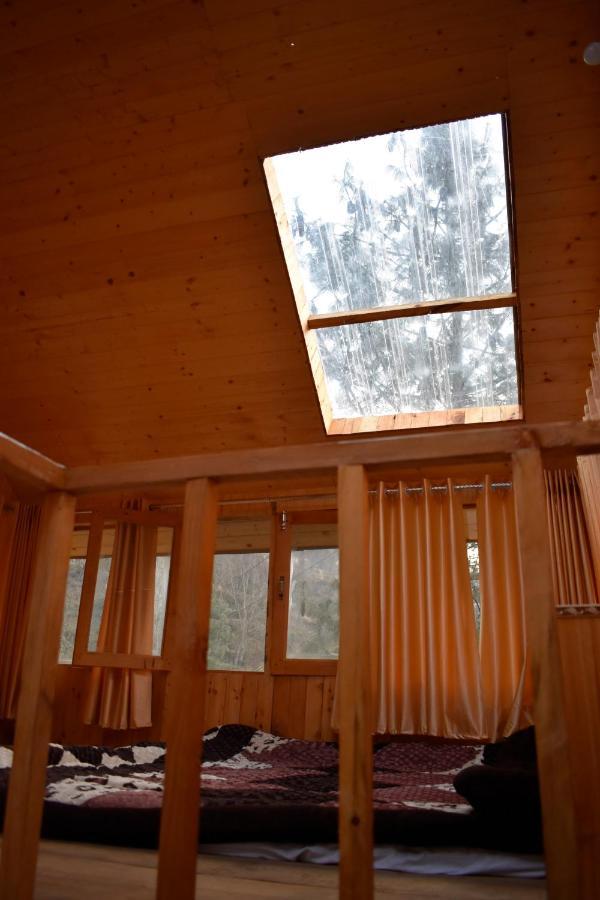 Moksha - By The River Villa Jibhi Exteriör bild